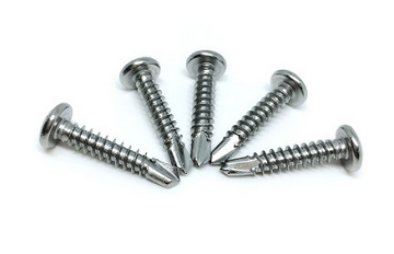 自攻自鉆螺釘?shù)淖饔?/></p><p>　　<strong>自攻自鉆螺釘?shù)淖饔?/strong>：</p><p>　　1、自攻鎖緊螺釘也多用于薄的金屬板之間的連接，其螺紋為具有弧形三角截面的普通螺紋，螺紋表面也具有較高的硬度，故在連接時(shí)，螺釘也可在被連接件的螺紋底孔中攻出內(nèi)螺紋，從而形成連接。</p><p>　　2、墻板自攻螺釘用于石膏墻板等和金屬龍骨之間的連接，其螺紋為雙頭螺紋，螺紋表面也具有很高的硬度，能在不制出預(yù)制孔的條件下，快速擰入龍骨中，從而形成連接。</p><p>　　3、自鉆自攻螺釘與普通自攻螺釘不同之處是普通自攻螺釘在連接時(shí)，須經(jīng)過(guò)鉆孔和攻絲兩道工序；而自鉆自攻螺釘在連接時(shí)，就將鉆孔和攻絲兩道工序合并一次完成。</p>
            </div>
			<div   id=