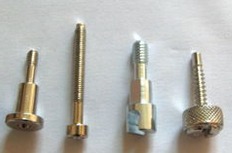 對非標螺絲的清洗和檢查