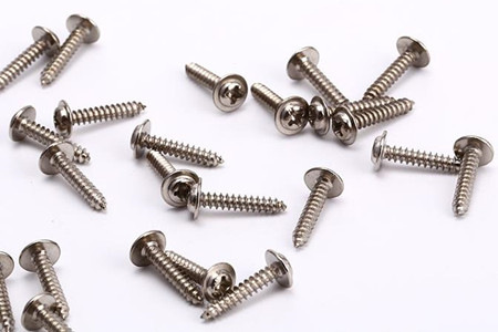 家庭裝修時如何選擇合適的自攻螺釘？