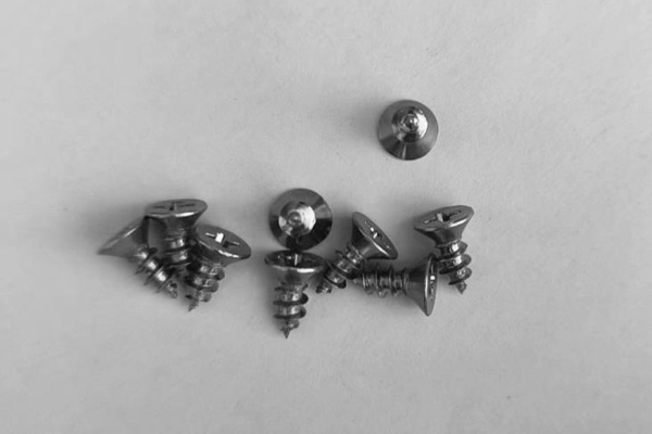 自攻螺釘連接時為什么不能出現(xiàn)滑牙現(xiàn)象？