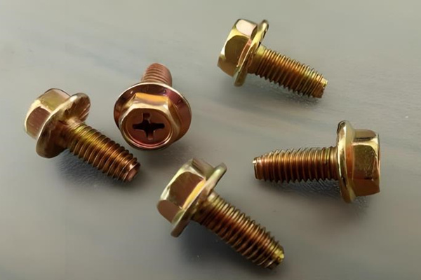 三角螺釘沒工具怎么拆？掌握這幾個妙招！